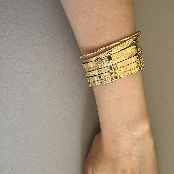 Elegant Gold Bangle Set A1282 - Picture 2 of 5